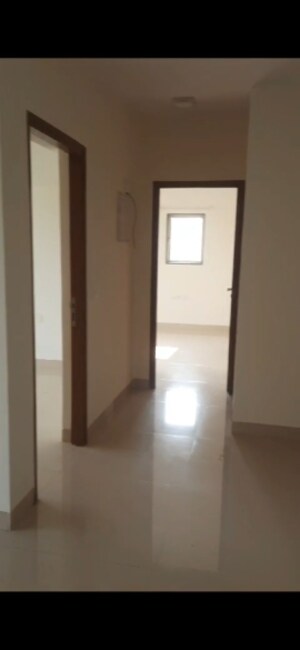 Room in 2 BHK Apartment at Pride Park Royale, Andheri East – for Rent