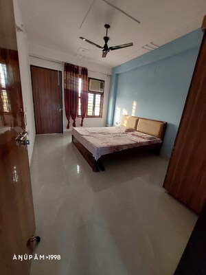 Room in 2 BHK Apartment at New Palam Vihar – for Rent