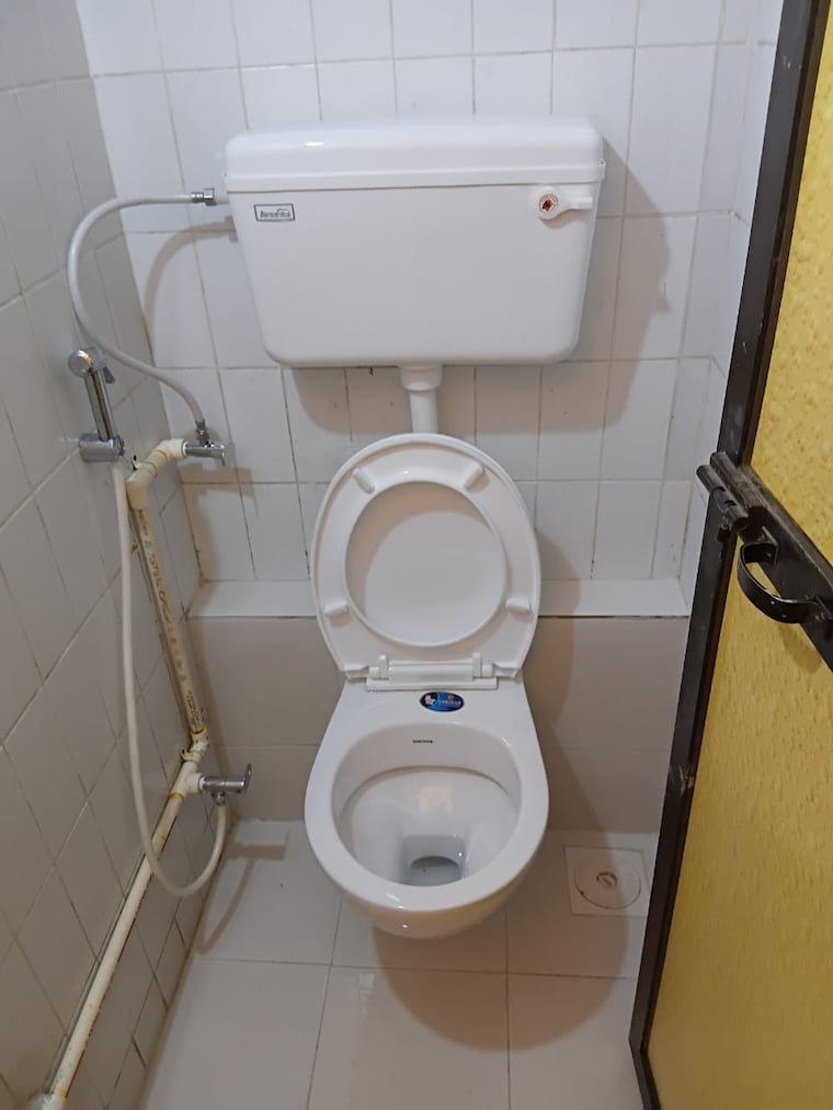 Bathroom, gokul-nagari-1 1 Bedroom 418 Sq.Ft. Apartment In Kandivali East Mumbai 9254448