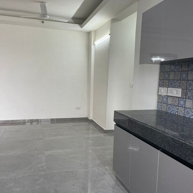 Kitchen, tulip-yellow 3 Bedroom 1704 Sq.Ft. Apartment In Sector 69 Gurgaon 9254450