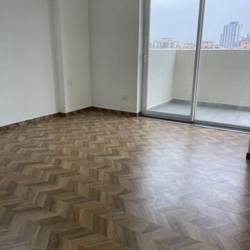 Room in 3 BHK Apartment at Tulip Yellow, Sector 69 – for Rent