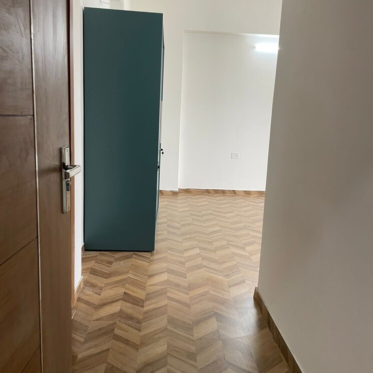 Room, tulip-yellow 3 Bedroom 1704 Sq.Ft. Apartment In Sector 69 Gurgaon 9254450