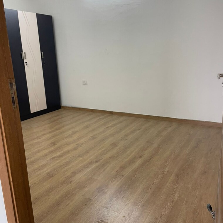 Room, tulip-yellow 3 Bedroom 1704 Sq.Ft. Apartment In Sector 69 Gurgaon 9254450