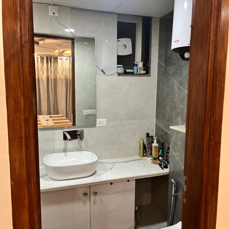 Attached Bathroom, sector 57 3 Bedroom 2200 Sq.Ft. Builder Floor In Sector 57 Gurgaon 9254487