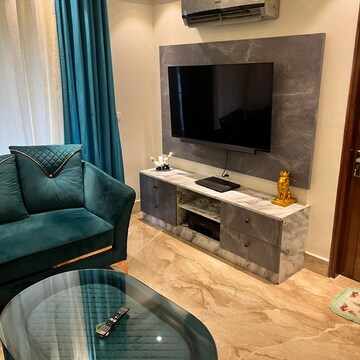 Living Room in 3 BHK Builder Floor at Sector 57 – for Rent