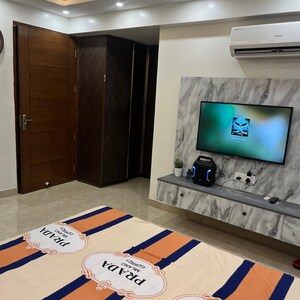 Bedroom in 3 BHK Builder Floor at Sector 57 – for Rent