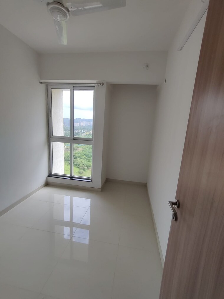 Room, godrej-emerald 1.5 Bedroom 525 Sq.Ft. Apartment In Ghodbunder Road Thane 9254475