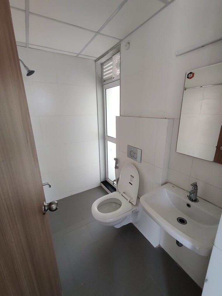 Bathroom, godrej-emerald 1.5 Bedroom 525 Sq.Ft. Apartment In Ghodbunder Road Thane 9254475