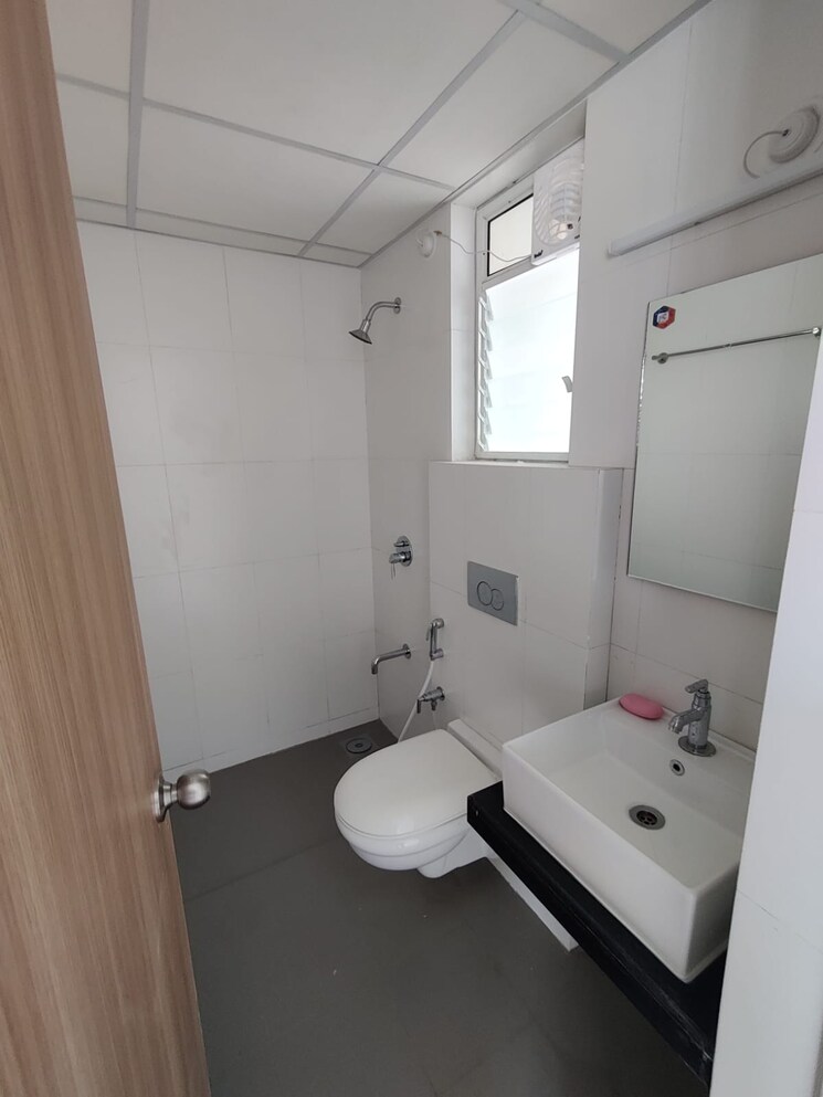 Bathroom, godrej-emerald 1.5 Bedroom 525 Sq.Ft. Apartment In Ghodbunder Road Thane 9254475