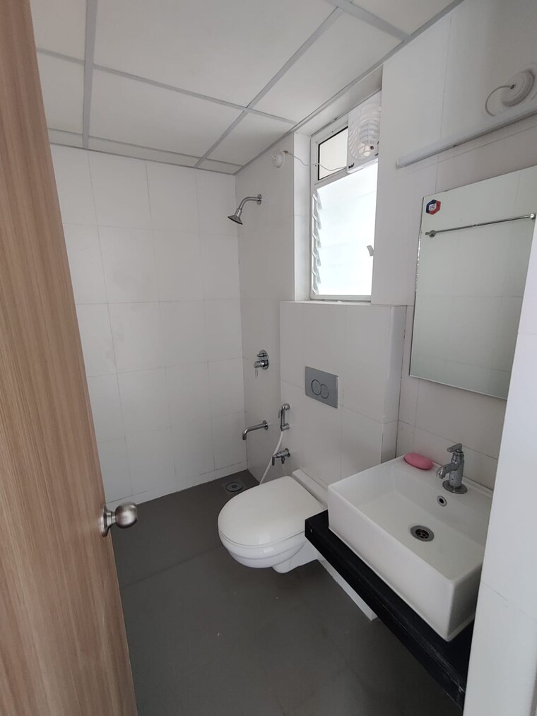 Bathroom, godrej-emerald 1.5 Bedroom 525 Sq.Ft. Apartment In Ghodbunder Road Thane 9254475