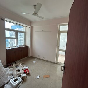 Room in 2.5 BHK Apartment at Supertech Ecociti, Sector 137 – for Sale