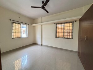 Room in 3 BHK Builder Floor at Patel Nagar – for Rent