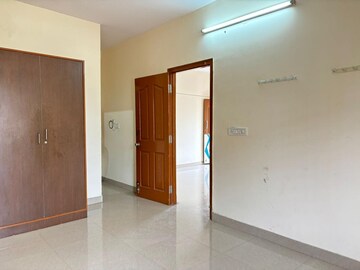 Room in 3 BHK Builder Floor at Patel Nagar – for Rent