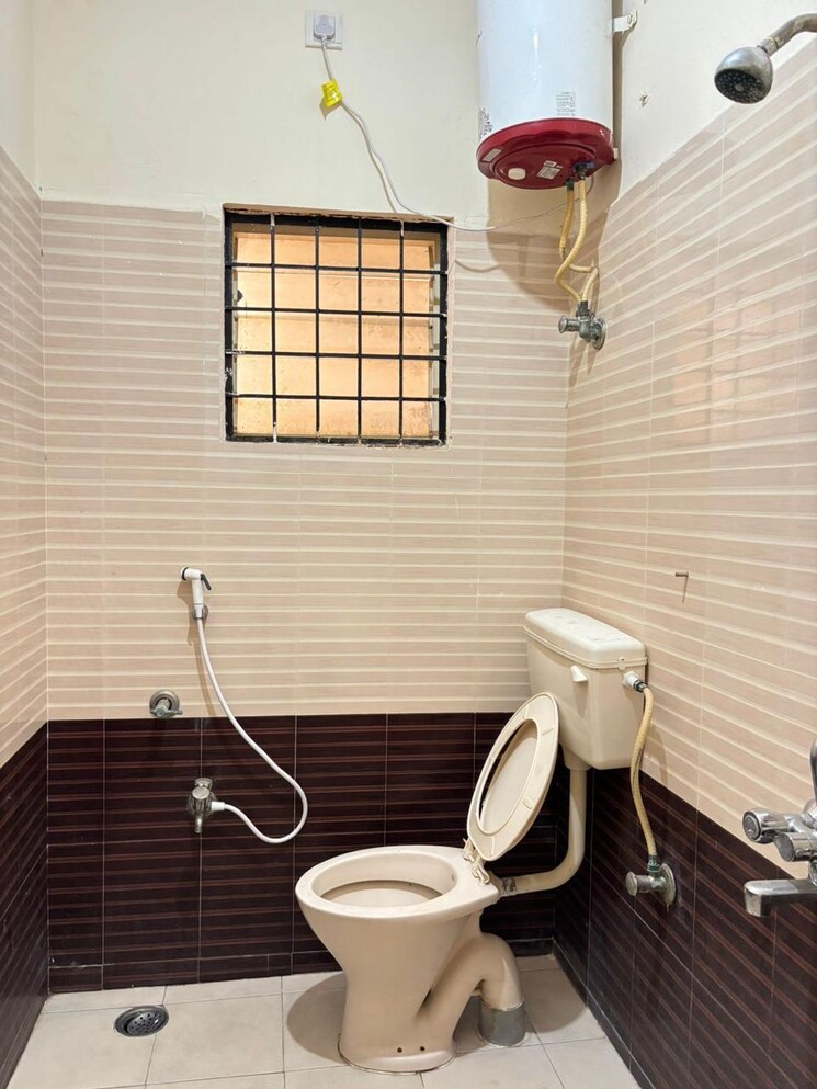 undefined, patel nagar 3 Bedroom 1164 Sq.Ft. Builder Floor In Patel Nagar Delhi 9254207