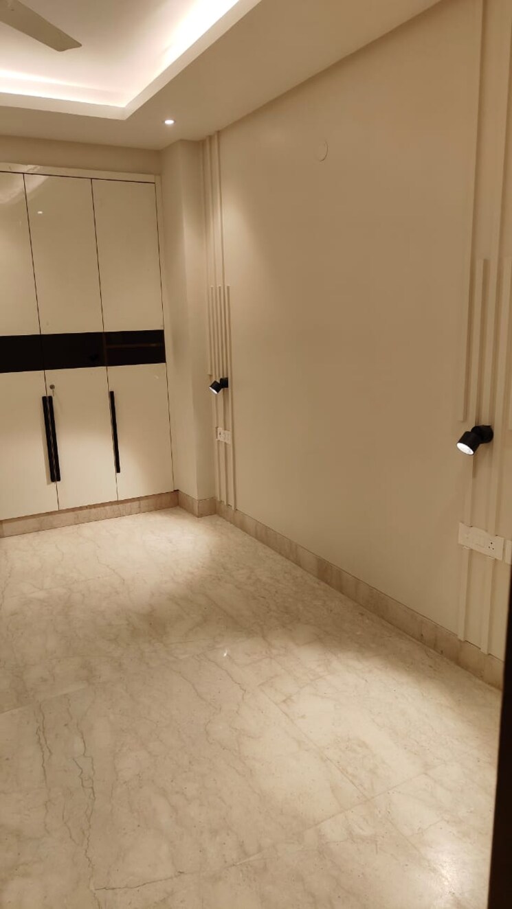 Room, patel nagar 3 Bedroom 1158 Sq.Ft. Builder Floor In Patel Nagar Delhi 9254200