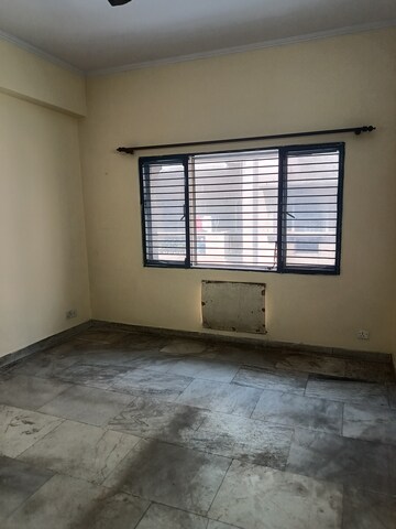Room in 2 BHK Apartment at Windsor and Nova Society, Ahinsa Khand 2 – for Rent