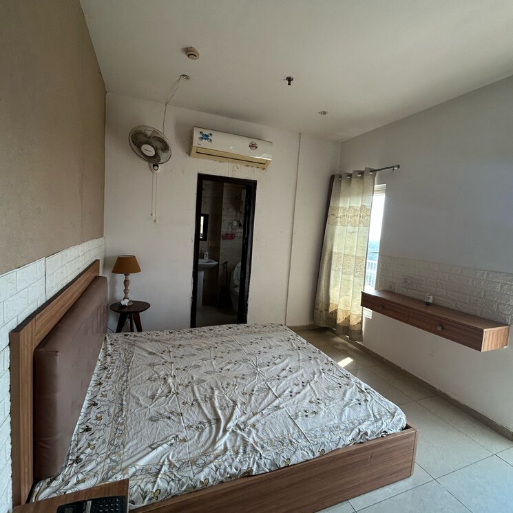 Bedroom, ajnara-daffodil 1 Bedroom 555 Sq.Ft. Apartment In Sector 137 Noida 9254519