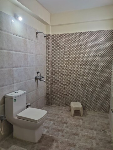 Bathroom in 1 BHK Builder Floor at Patel Nagar – for Rent