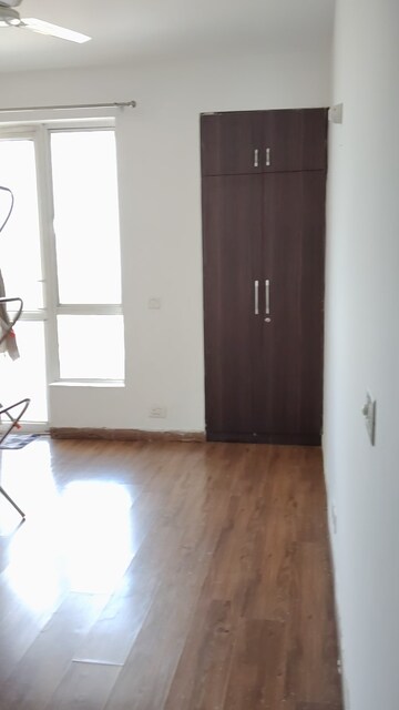 2 BHK Apartment For Rent in Indiabulls Centrum Park, Sector 103