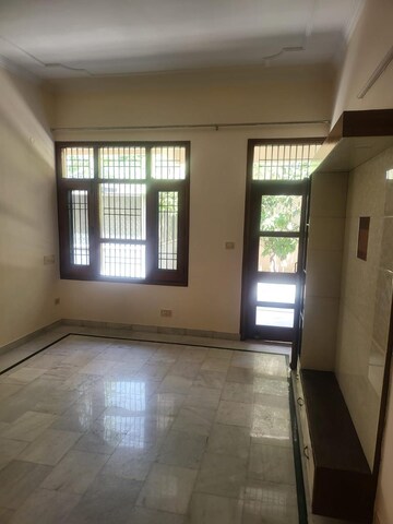 Room in 4 BHK Independent House at Sector 21 – for Rent