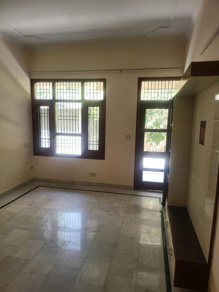 Room, sector 21 4 Bedroom 3200 Sq.Ft. Independent House In Sector 21 Panchkula 9254551
