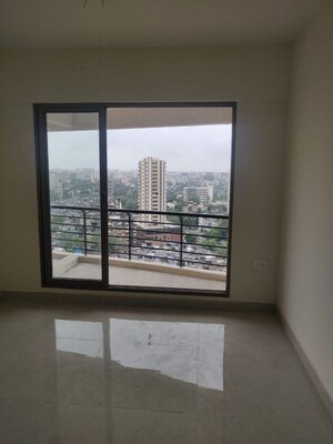 Room in 3 BHK Apartment at Akshay Apartments Chembur, Chembur – for Rent