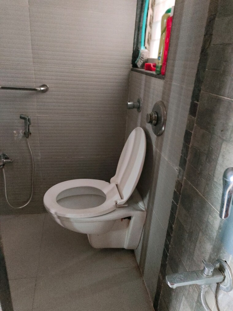 Bathroom, kesar-symphony 2 Bedroom 1100 Sq.Ft. Apartment In Kharghar Navi Mumbai 9254541