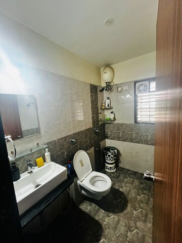 Team Area in 2 BHK Apartment at Siddhesh Optimus, Viman Nagar – for Rent