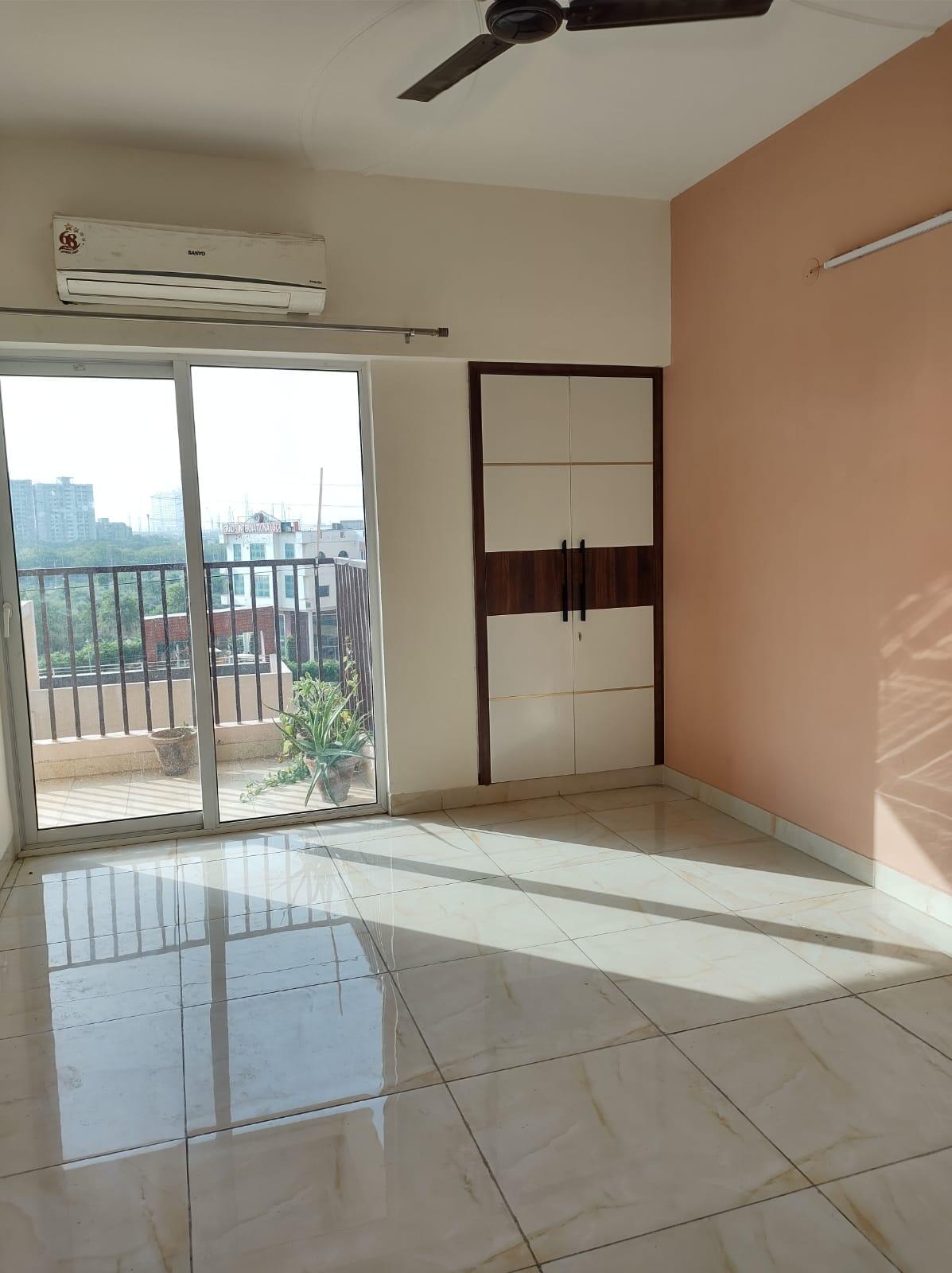 3 BHK Apartment For Sale in Gaur Atulyam