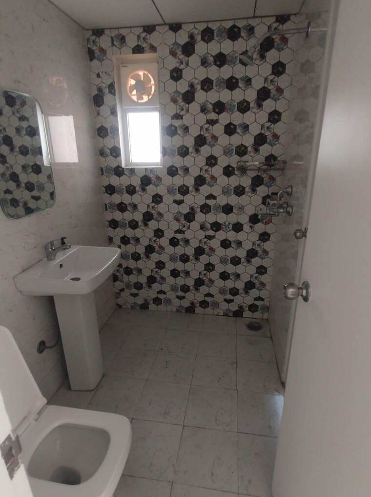 Attached Bathroom, gaur-atulyam 3 Bedroom 1300 Sq.Ft. Apartment In Omicron I Greater Noida Greater Noida 9254580