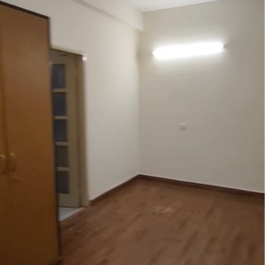 Room in 3 BHK Villa at Unitech Deerwood Chase, Nirvana Country – for Rent