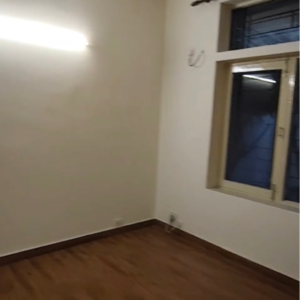 Room in 3 BHK Villa at Unitech Deerwood Chase, Nirvana Country – for Rent