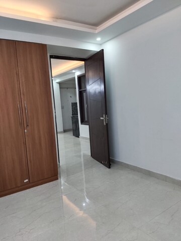 Room in 2 BHK Builder Floor at Saket – for Rent