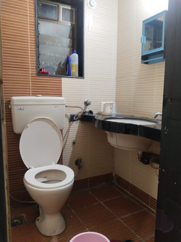 Bathroom, haware-tiara 3 Bedroom 1450 Sq.Ft. Apartment In Kharghar Navi Mumbai 9254588