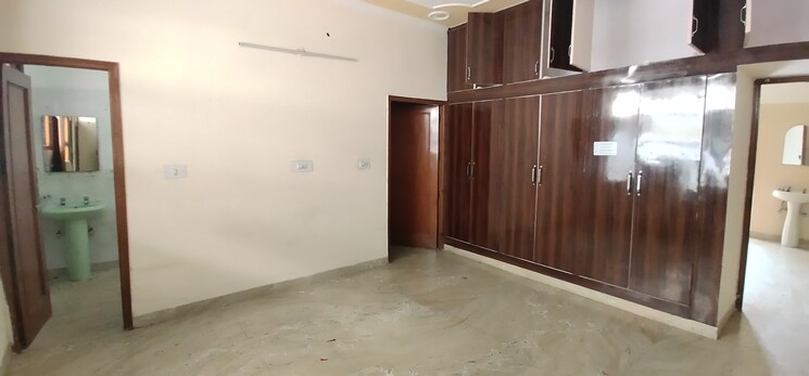 Room, sector 21 6 Bedroom 3200 Sq.Ft. Independent House In Sector 21 Panchkula 9254629