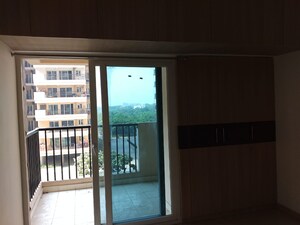 Room in 2 BHK Apartment at Gaur Atulyam, Omicron I Greater Noida – for Sale