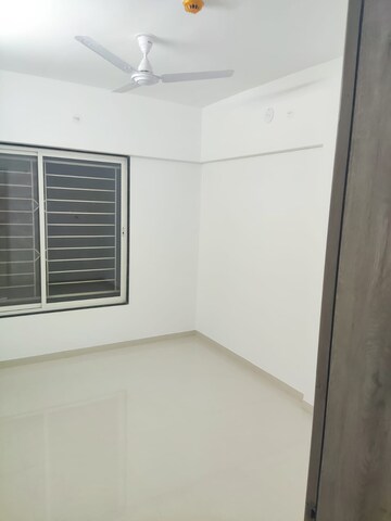 Room in 2 BHK Apartment at Venkatesh Graffiti, Keshav Nagar – for Rent