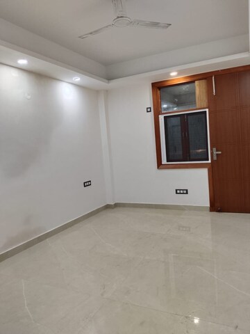 2 BHK Builder Floor For Rent in Saket