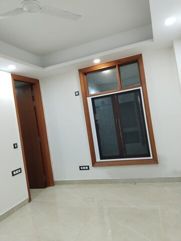 Room in 2 BHK Builder Floor at Saket – for Rent