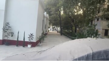 Balcony in 6+ BHK Villa at Barakhamba Road – for Sale