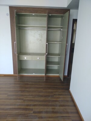 Room in 2 BHK Apartment at GNIDA Lohiya Enclave Omicron 1A, Omicron 1a Greater Noida – for Sale