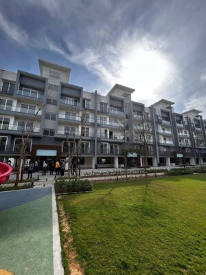 2.5 BHK Builder Floor For Sale in Smart World Gems, Sector 89