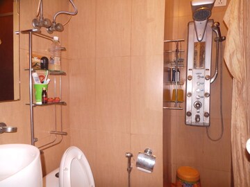 Bathroom in 3 BHK Builder Floor at RWA Chittaranjan Park Block R, Chittaranjan Park – for Sale