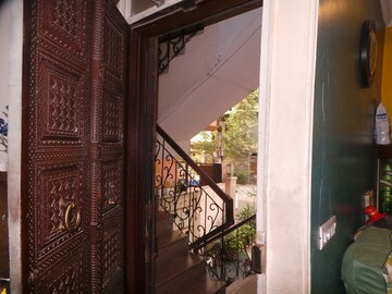  3 BHK Builder Floor at RWA Chittaranjan Park Block R, Chittaranjan Park – for Sale