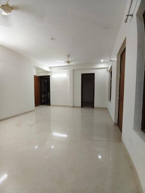 Room in 2 BHK Apartment at Ansal Plaza Sector-23, Sector 23 – for Rent