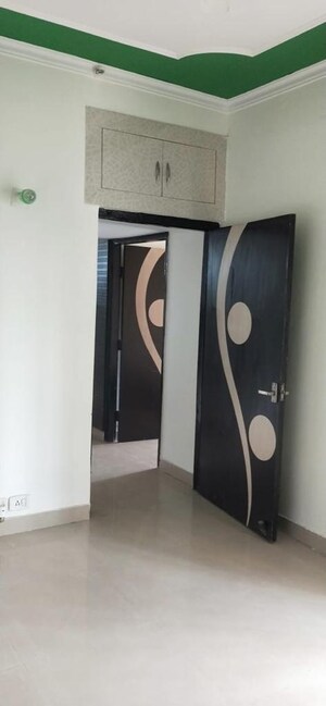 Building Lobby in 2 BHK Apartment at Nimbus Express Park View - II, Chi V Greater Noida – for Sale