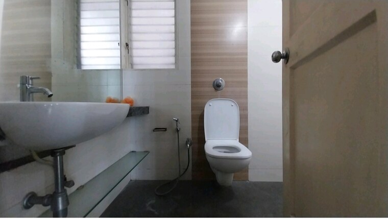 Bathroom, oswal-bella-vista 3 Bedroom 1000 Sq.Ft. Apartment In Oswal Park Thane 9254895