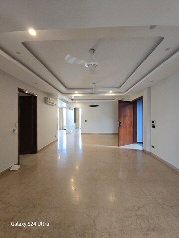 Room in 2 BHK Apartment at Dwarkadhis City, Sector 23 – for Rent
