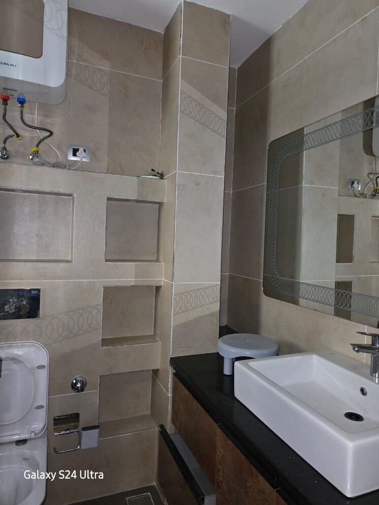 Bathroom, dwarkadhis-city 2 Bedroom 1400 Sq.Ft. Apartment In Sector 23 Gurgaon 9254847