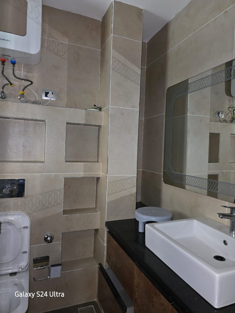 Bathroom, dwarkadhis-city 2 Bedroom 1400 Sq.Ft. Apartment In Sector 23 Gurgaon 9254847